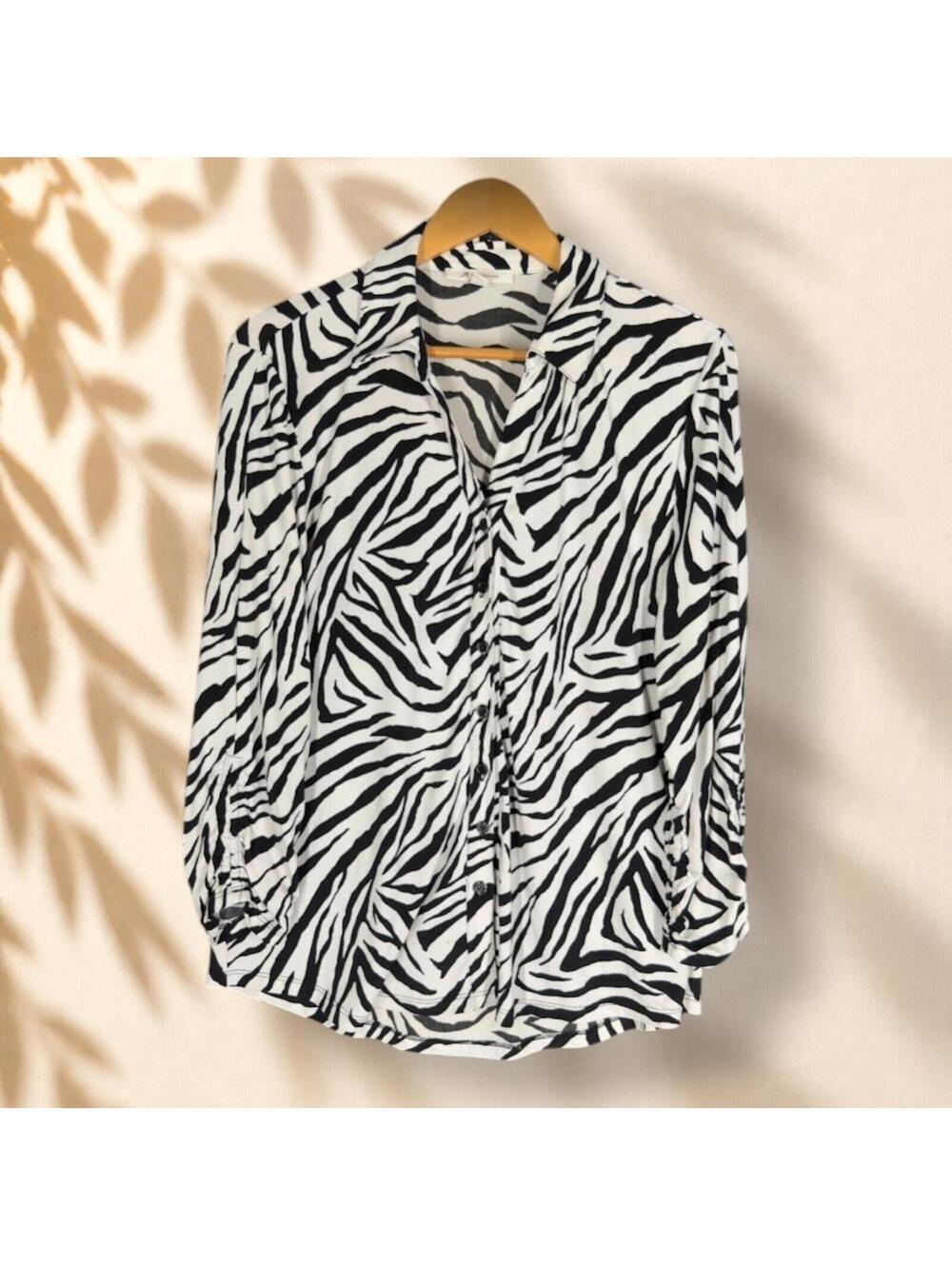 JM Collection Shirt Women L Large White Animal Print Button Up Collared Casual
